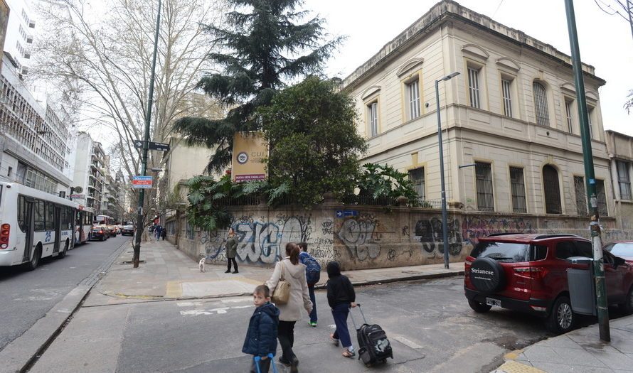 “Salvemos el Santa Rosa”: se reaviva el debate por el futuro del colegio