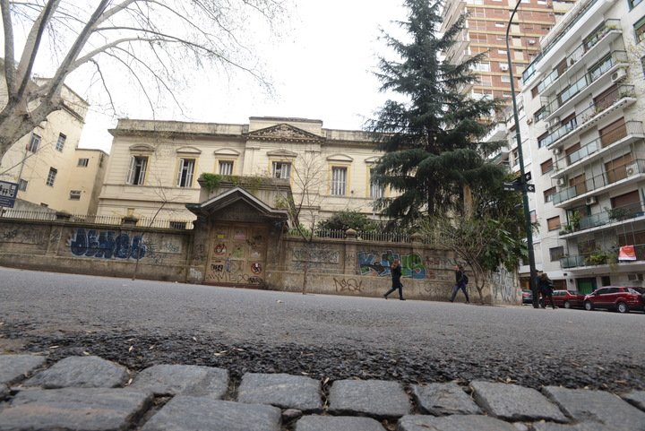 Movimientos extraños en el ex-colegio Santa Rosa